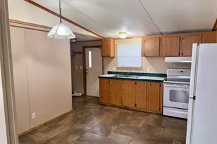 2001 Pecan St, Bastrop, TX 78602 - Photo 7
