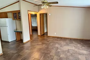 2001 Pecan St, Bastrop, TX 78602 - Photo 5