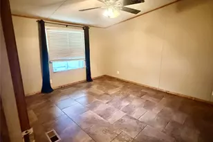 2001 Pecan St, Bastrop, TX 78602 - Photo 11