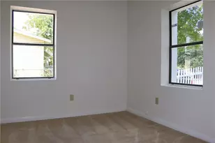 1166 Ridgeway Dr, Austin, TX 78702 - Photo 11