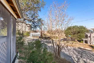 1001 Catalpa St, Austin, TX 78702 - Photo 3