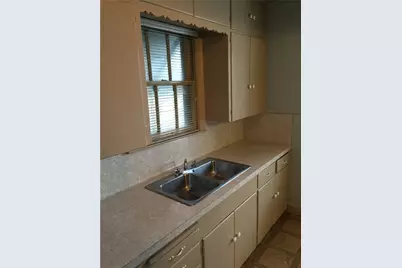 611 W 37th Street #B, Austin, TX 78705 - Photo 3