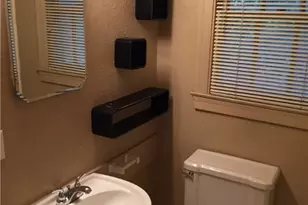 611 W 37th St, Austin, TX 78705 - Photo 9