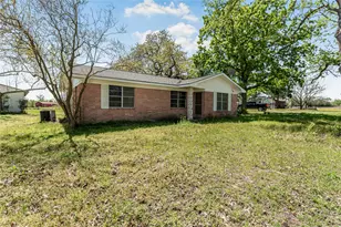 533 S Texas St, Milano, TX 76556 - Photo 27