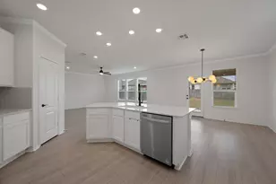 185 Six Shooter Dr, Kyle, TX 78640 - Photo 9