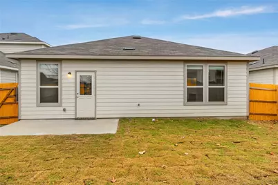 208 Kildeer Pass, Jarrell, TX 76537 - Photo 5
