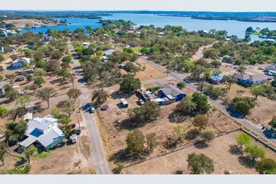 338 E Sweetbriar Drive, Marble Falls, TX 78654 - Photo 5