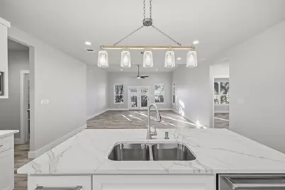 718 Emory Dr, Fredericksburg, TX 78624 - Photo 11