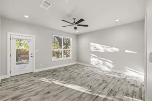 718 Emory Dr, Fredericksburg, TX 78624 - Photo 7