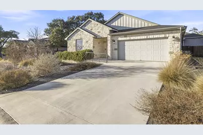 718 Emory Dr, Fredericksburg, TX 78624 - Photo 3