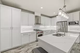 718 Emory Dr, Fredericksburg, TX 78624 - Photo 13