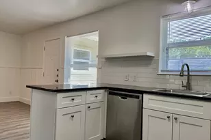 1605 Sweetbriar Ave, Austin, TX 78723 - Photo 5