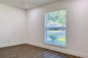 1605 Sweetbriar Ave, Austin, TX 78723 - Photo 11