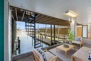 318 W Cotter Ave, Port Aransas, TX 78373 - Photo 5