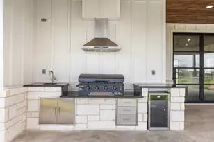 306 Interlaken St, Fredericksburg, TX 78624 - Photo 31