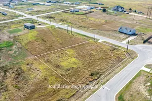 221 Castellana Wy, Elgin, TX 78621 - Photo 3