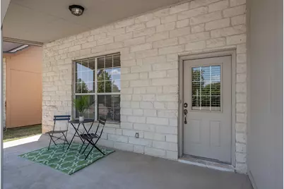 200 Sandstone Drive #E/F, Jarrell, TX 76537 - Photo 3