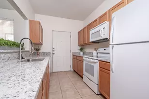 200 Sandstone Dr, Jarrell, TX 76537 - Photo 11