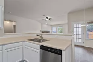 3924 Links Ln, Round Rock, TX 78664 - Photo 15