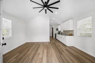 222 Houston Avenue, Somerville, TX 77879 - Photo 5