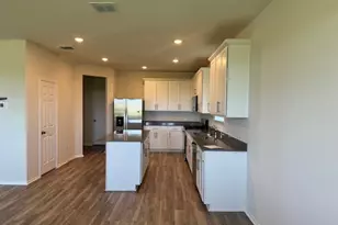 639 Papaya Dr, Buda, TX 78610 - Photo 15