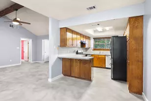 909 Garden View Dr, Georgetown, TX 78628 - Photo 5