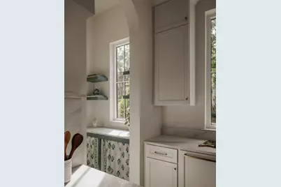 1900 Matthews Drive, Austin, TX 78703 - Photo 9