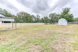 107 W Pauwela Ln, Bastrop, TX 78602 - Photo 23