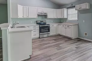 107 W Pauwela Ln, Bastrop, TX 78602 - Photo 7