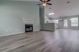 107 W Pauwela Ln, Bastrop, TX 78602 - Photo 5