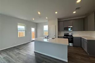 108 Cherry Blossom Ln, Taylor, TX 76574 - Photo 3