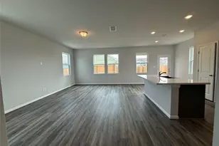 108 Cherry Blossom Ln, Taylor, TX 76574 - Photo 5