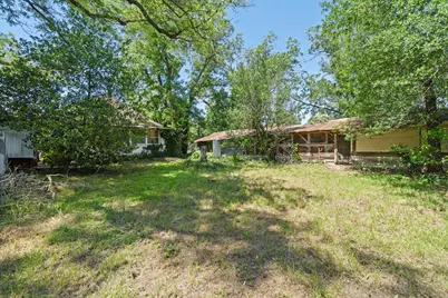 619 W Bell Avenue, Rockdale, TX 76567 - Photo 39