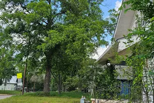 619 W Bell Ave, Rockdale, TX 76567 - Photo 3