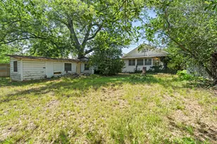 619 W Bell Ave, Rockdale, TX 76567 - Photo 31