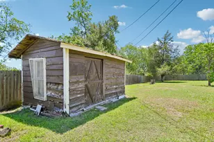 101 Brown St, Elgin, TX 78621 - Photo 25