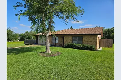 101 Brown Street, Elgin, TX 78621 - Photo 3