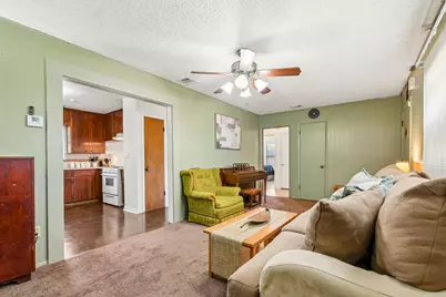 101 Brown Street, Elgin, TX 78621 - Photo 9