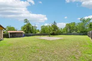 101 Brown St, Elgin, TX 78621 - Photo 29