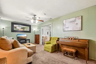 101 Brown St, Elgin, TX 78621 - Photo 7