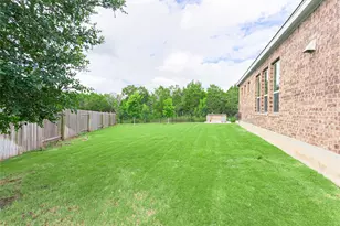 142 Rpd Spgs Cv, Georgetown, TX 78628 - Photo 31