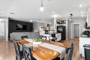 107 Jefferson Cove, Elgin, TX 78621 - Photo 13