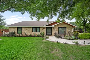 301 Oak Ridge Rd, Georgetown, TX 78628 - Photo 1