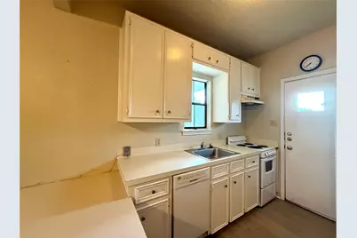 4401 Speedway #305, Austin, TX 78751 - Photo 3