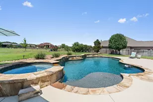 209 E Vienna Dr, Hutto, TX 78634 - Photo 29