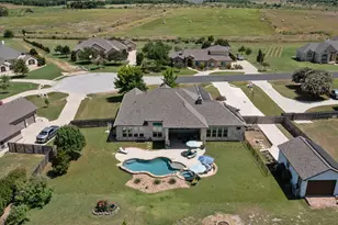 209 E Vienna Dr, Hutto, TX 78634 - Photo 39