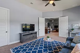 209 E Vienna Dr, Hutto, TX 78634 - Photo 13