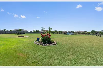 209 E Vienna Drive, Hutto, TX 78634 - Photo 33