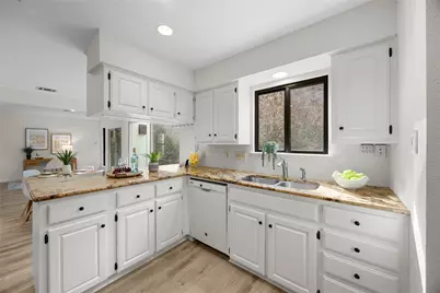 9301 Rolling Oaks Trail, Austin, TX 78750 - Photo 7