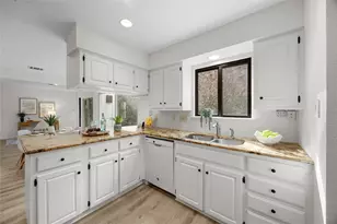 9301 Rolling Oaks Trail, Austin, TX 78750 - Photo 7